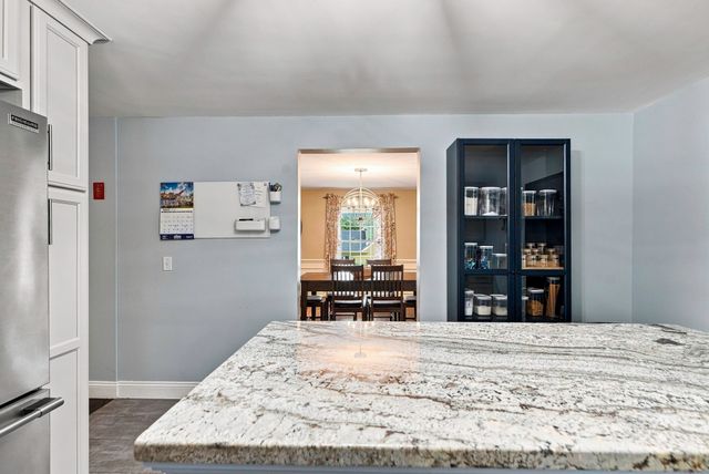 8 Mellen St, Hopedale, MA 01747