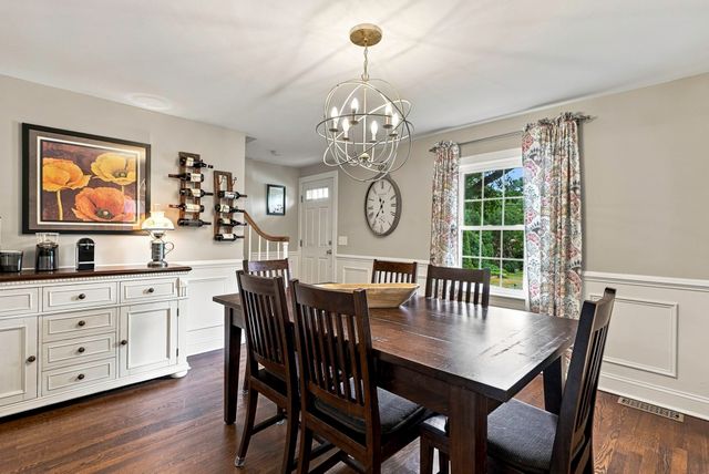 8 Mellen St, Hopedale, MA 01747