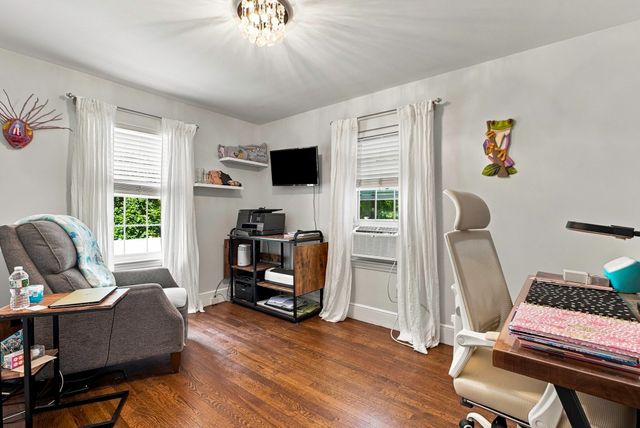 8 Mellen St, Hopedale, MA 01747