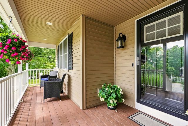 8 Mellen St, Hopedale, MA 01747