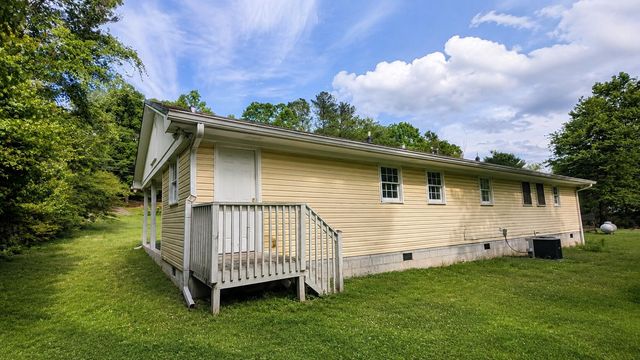 2197 Waring Road NW, Dalton, GA 30721