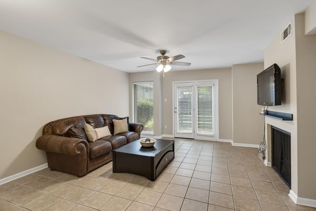 1817 Crossflower Cv Unit 84, Germantown, TN 38138