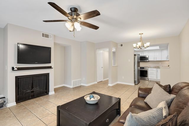 1817 Crossflower Cv Unit 84, Germantown, TN 38138