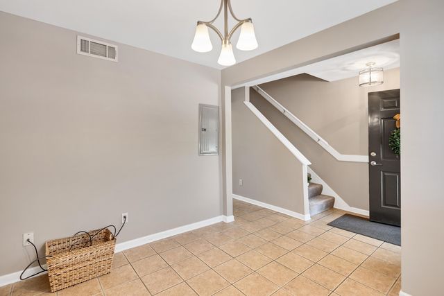 1817 Crossflower Cv Unit 84, Germantown, TN 38138