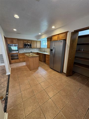11322 Briar Forest Drive, Houston, TX 77077