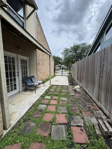 11322 Briar Forest Drive, Houston, TX 77077