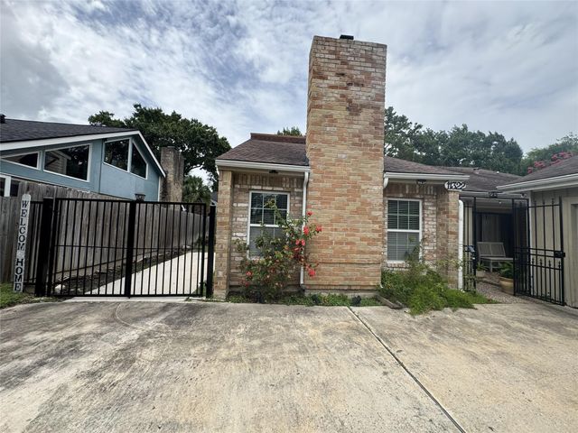 11322 Briar Forest Drive, Houston, TX 77077