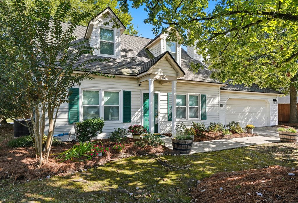 8542 Bentwood Drive, North Charleston, SC 29406