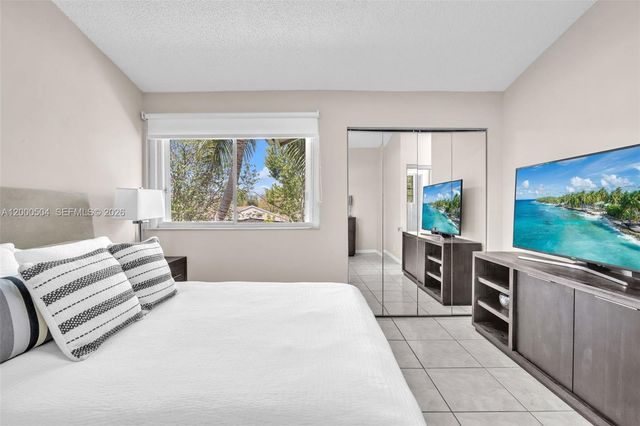 15743 Woodgate Pl E, Sunrise, FL 33326