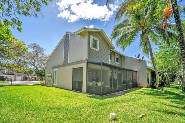 15743 Woodgate Pl E, Sunrise, FL 33326