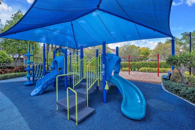 15743 Woodgate Pl E, Sunrise, FL 33326