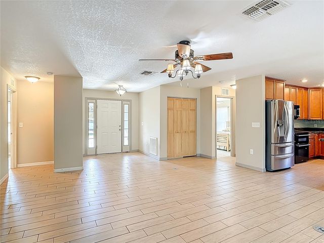 6100 WINNING WOOD TRAIL, De Leon Springs, FL 32130