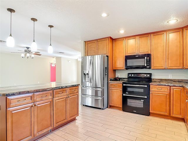 6100 WINNING WOOD TRAIL, De Leon Springs, FL 32130