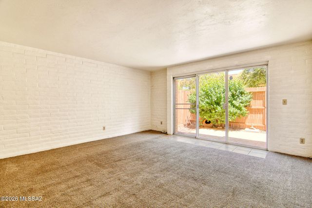 2875 N Tucson Blvd Apt 44, Tucson, AZ 85716