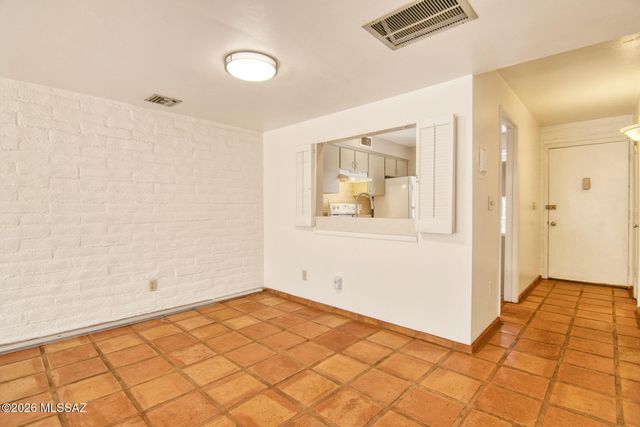 2875 N Tucson Blvd Apt 44, Tucson, AZ 85716
