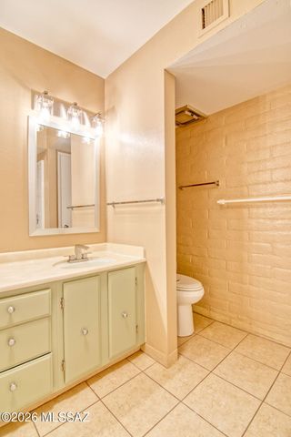 2875 N Tucson Blvd Apt 44, Tucson, AZ 85716