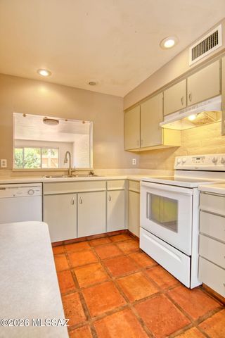 2875 N Tucson Blvd Apt 44, Tucson, AZ 85716