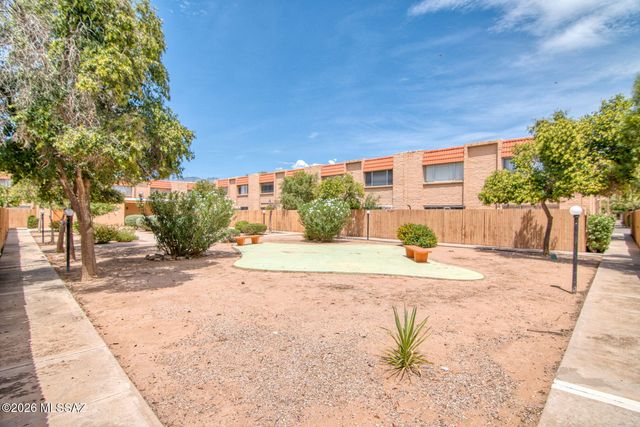 2875 N Tucson Blvd Apt 44, Tucson, AZ 85716