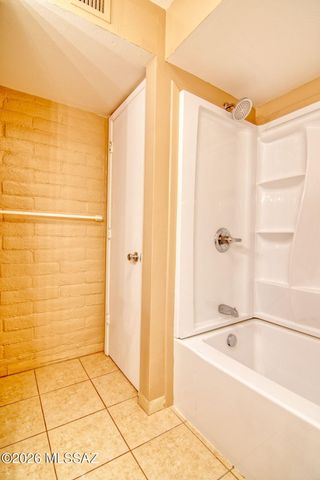 2875 N Tucson Blvd Apt 44, Tucson, AZ 85716