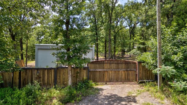 136 Kings Row, Malakoff, TX 75148