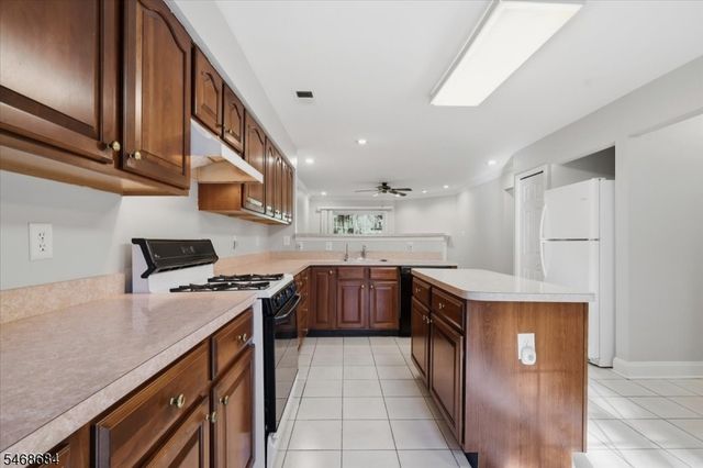1802 S Branch Dr, Readington Twp., NJ 08889
