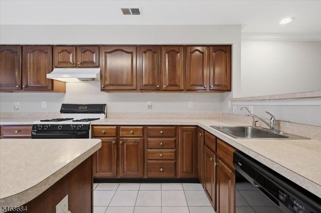 1802 S Branch Dr, Readington Twp., NJ 08889