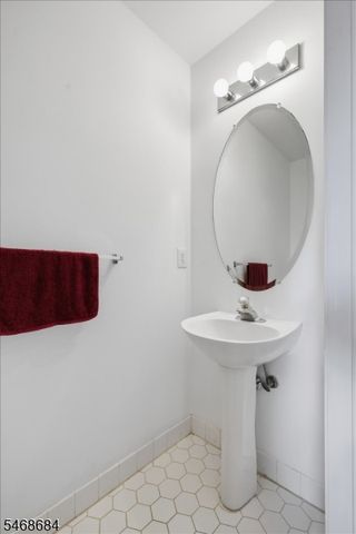 1802 S Branch Dr, Readington Twp., NJ 08889