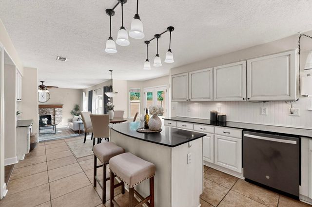 8416 CALLE PRIMERA NW, Albuquerque, NM 87120