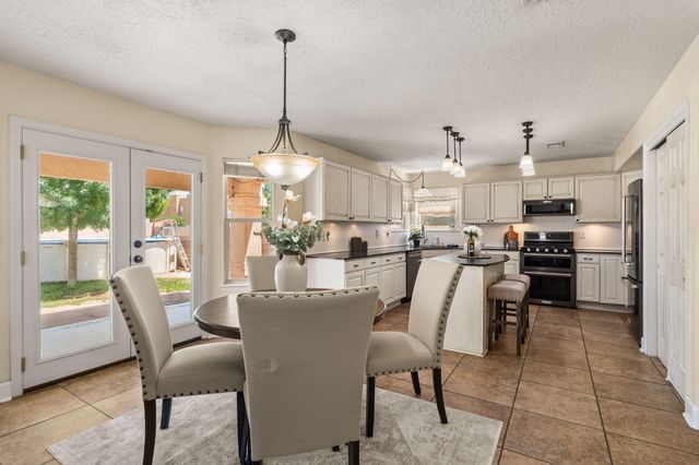 8416 CALLE PRIMERA NW, Albuquerque, NM 87120