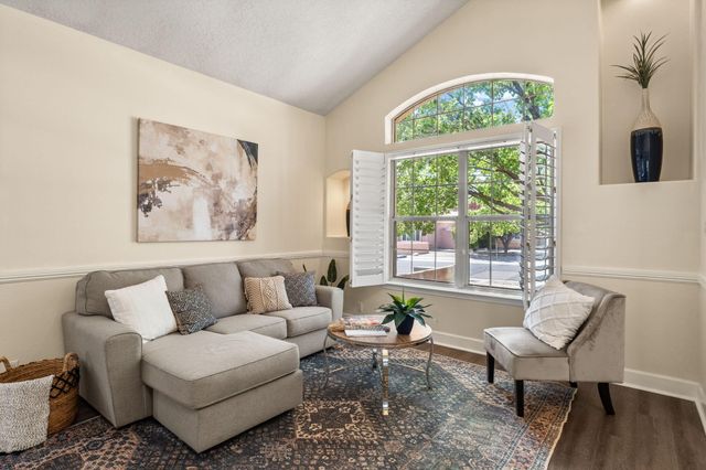 8416 CALLE PRIMERA NW, Albuquerque, NM 87120