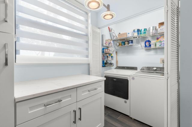 116 Lake Emerald Drive 101, Oakland Park, FL 33309