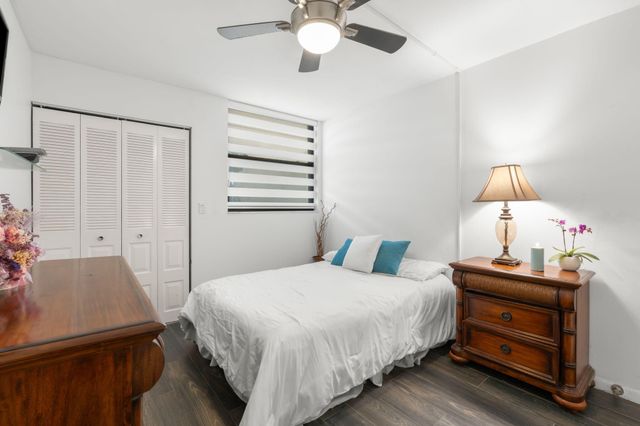 116 Lake Emerald Drive 101, Oakland Park, FL 33309