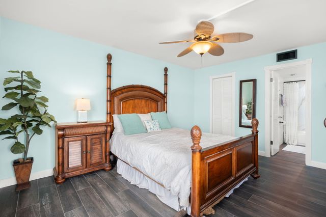 116 Lake Emerald Drive 101, Oakland Park, FL 33309