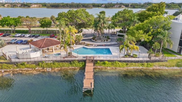 116 Lake Emerald Drive 101, Oakland Park, FL 33309