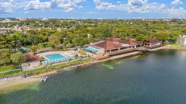 116 Lake Emerald Drive 101, Oakland Park, FL 33309