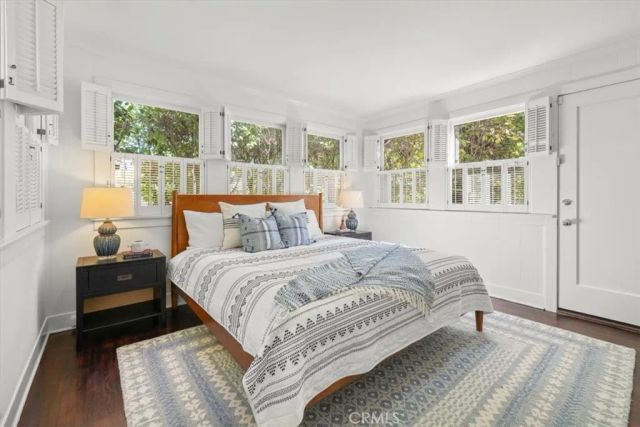 11155 Hortense Street, Toluca Lake, CA 91602