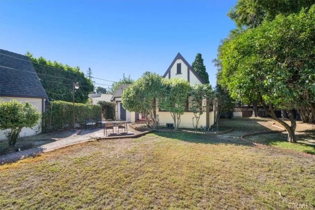11155 Hortense Street, Toluca Lake, CA 91602
