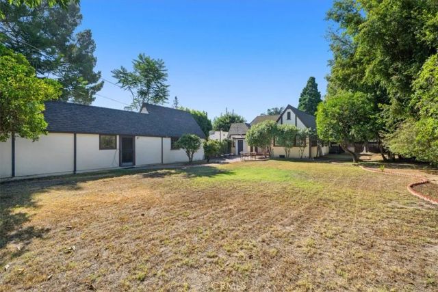 11155 Hortense Street, Toluca Lake, CA 91602