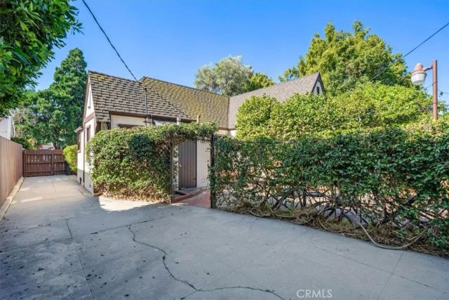 11155 Hortense Street, Toluca Lake, CA 91602