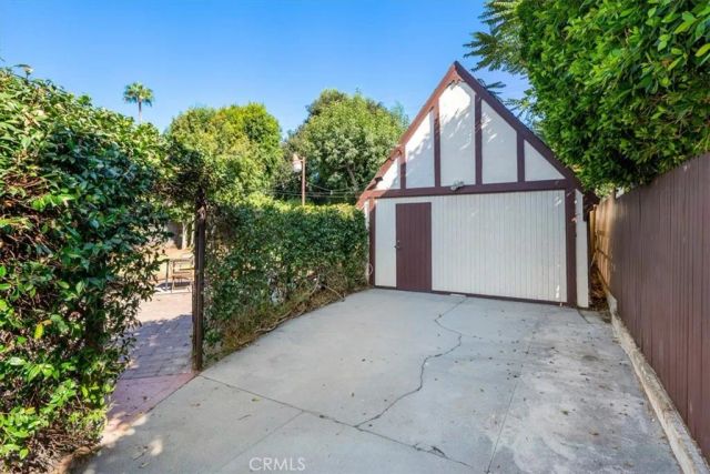 11155 Hortense Street, Toluca Lake, CA 91602