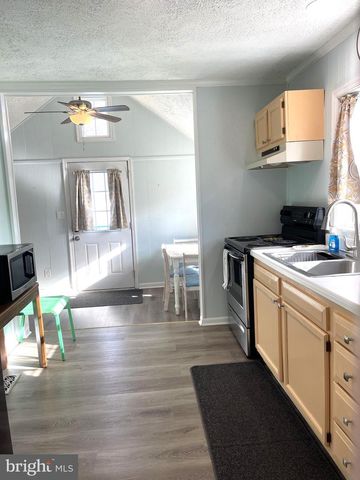 221 MADISON ST, Colonial Beach, VA 22443