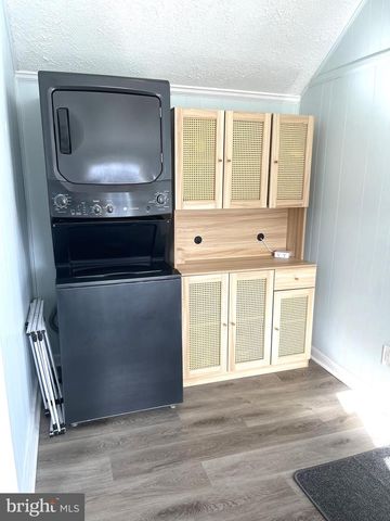 221 MADISON ST, Colonial Beach, VA 22443