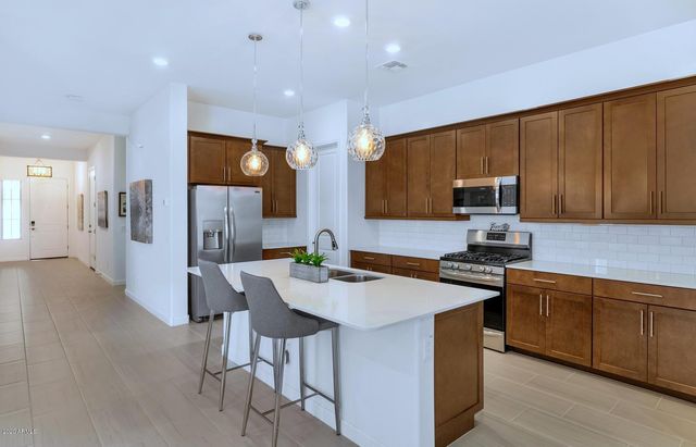 16979 W ALAMEDA Road, Surprise, AZ 85387