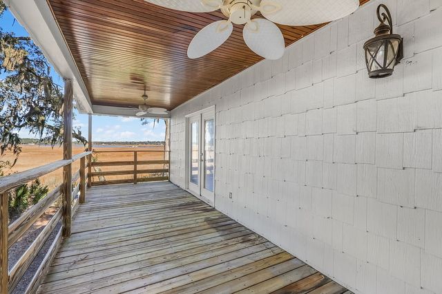 1090 Goldfinch Loop NE, Townsend, GA 31331