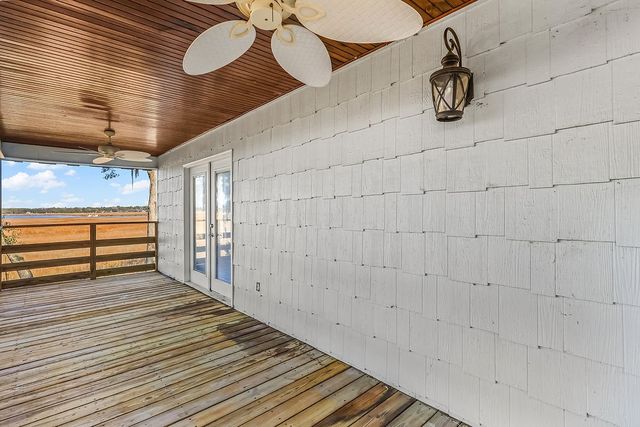 1090 Goldfinch Loop NE, Townsend, GA 31331