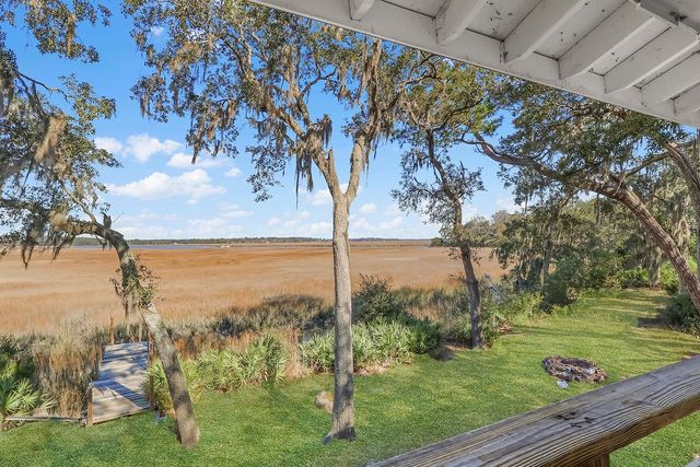 1090 Goldfinch Loop NE, Townsend, GA 31331