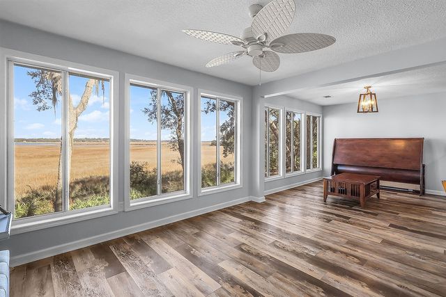 1090 Goldfinch Loop NE, Townsend, GA 31331