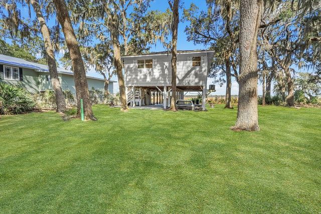 1090 Goldfinch Loop NE, Townsend, GA 31331