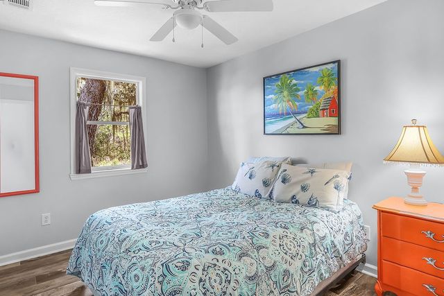 1090 Goldfinch Loop NE, Townsend, GA 31331