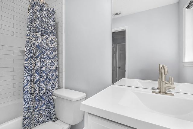 1090 Goldfinch Loop NE, Townsend, GA 31331